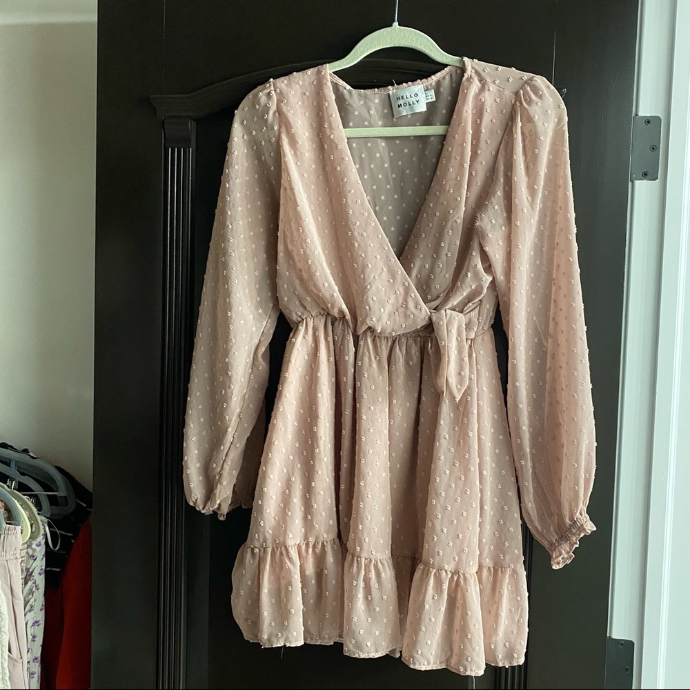 Mauve long sleeve dress with dot detail and side knot